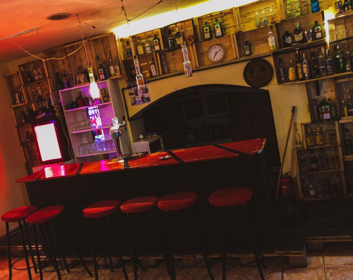 Whole Basement Former Pub3 For Bachelor / Bachelorette Party บูดาเปสต์ ภายนอก รูปภาพ