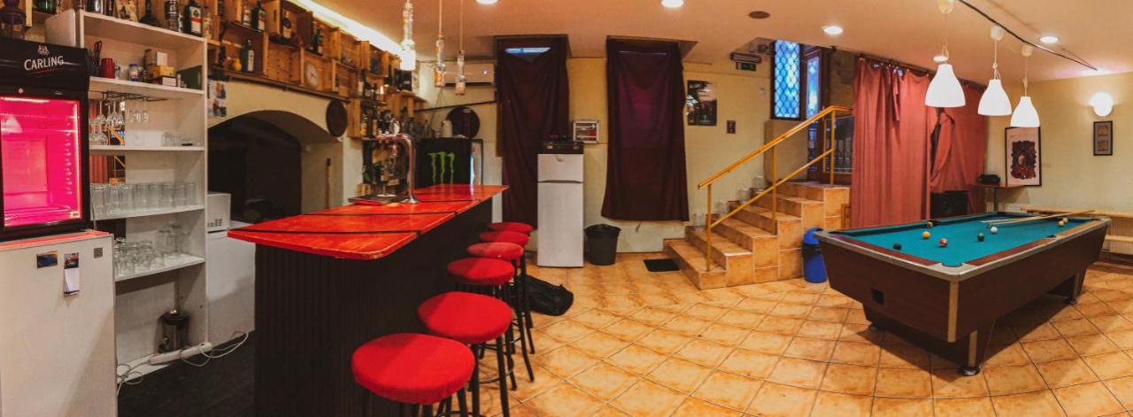 Whole Basement Former Pub3 For Bachelor / Bachelorette Party บูดาเปสต์ ภายนอก รูปภาพ