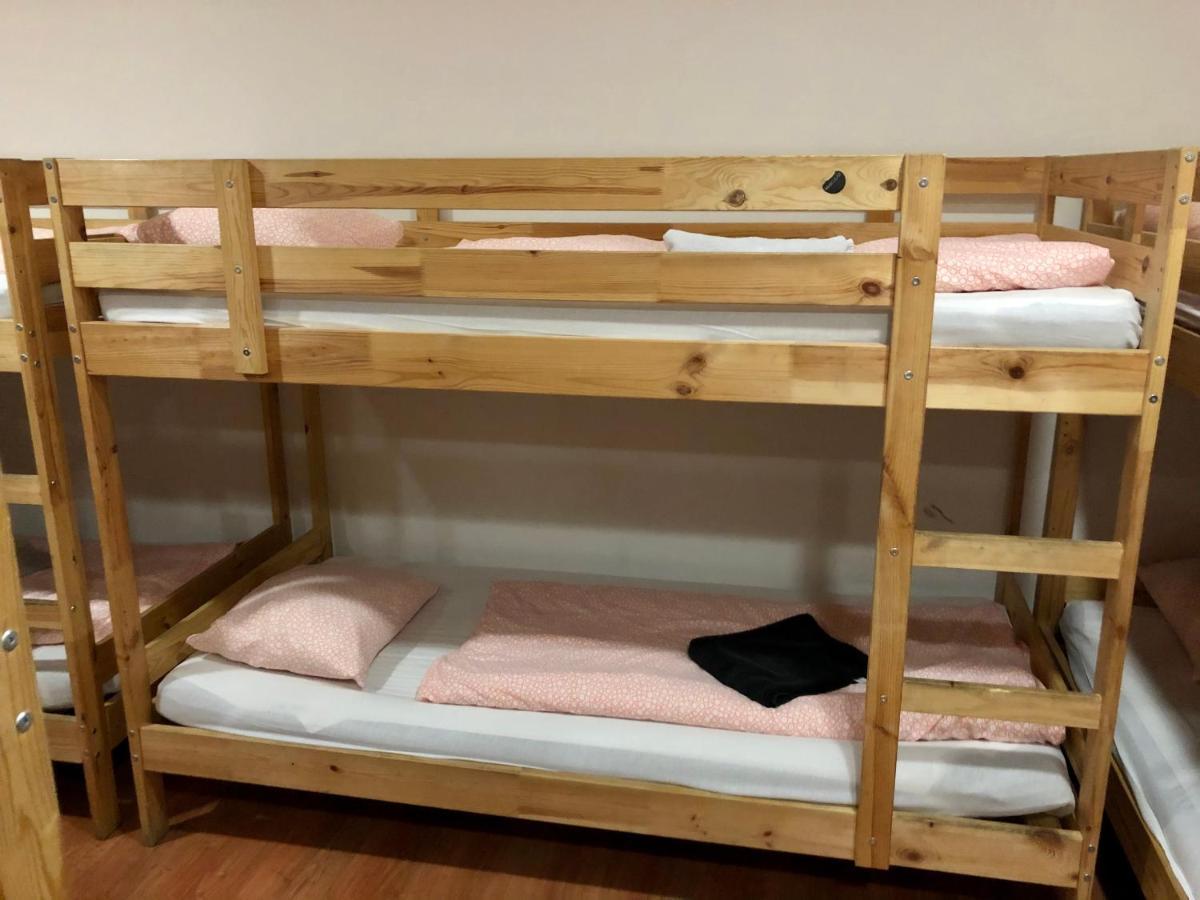 Whole Basement Former Pub3 For Bachelor / Bachelorette Party บูดาเปสต์ ภายนอก รูปภาพ