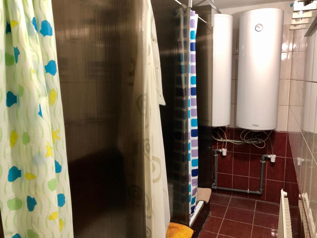 Whole Basement Former Pub3 For Bachelor / Bachelorette Party บูดาเปสต์ ภายนอก รูปภาพ