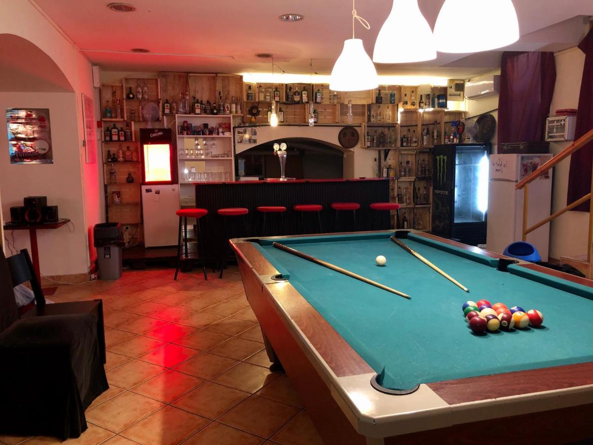 Whole Basement Former Pub3 For Bachelor / Bachelorette Party บูดาเปสต์ ภายนอก รูปภาพ